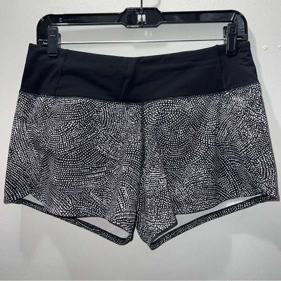 lululemon athletica Pants - Lululemon Run Times Black and White Shorts Size 6